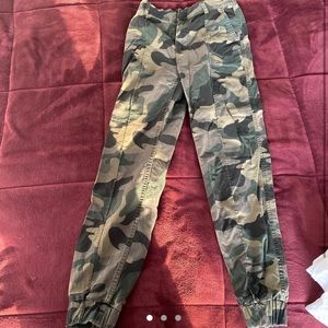 Hollister camo high rise jeans